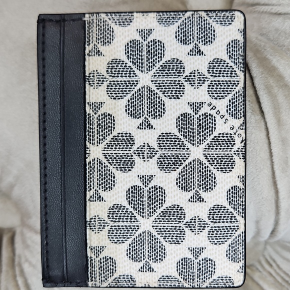 Kate Spade Flower Black and White Card Holder - Picture 5 of 7